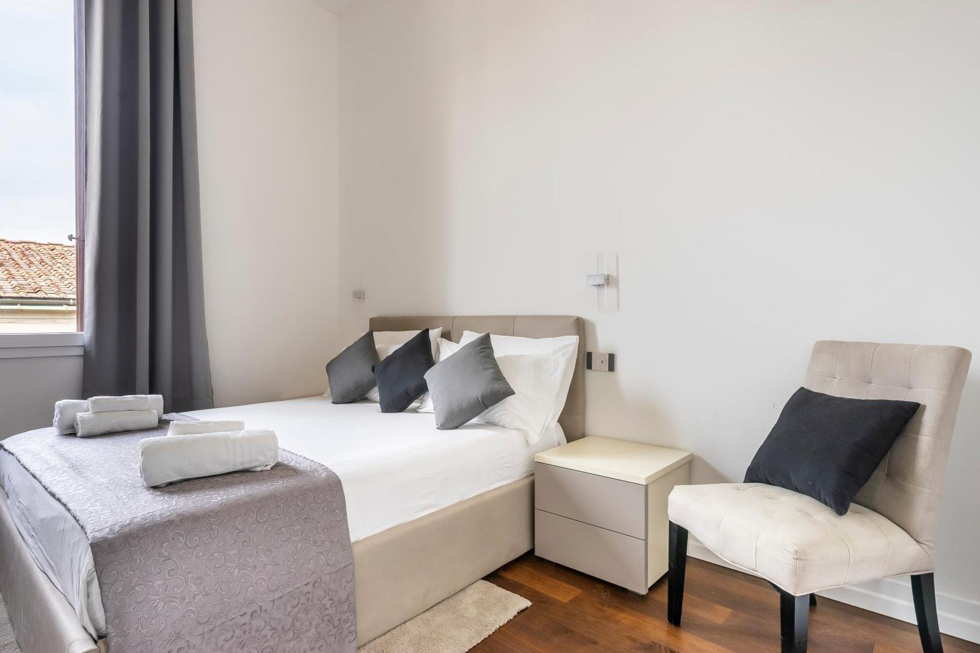 San Marco Black Appartamento Luxury Con Terrazzo E Parcheggio Su Richiesta Firenze Kültér fotó