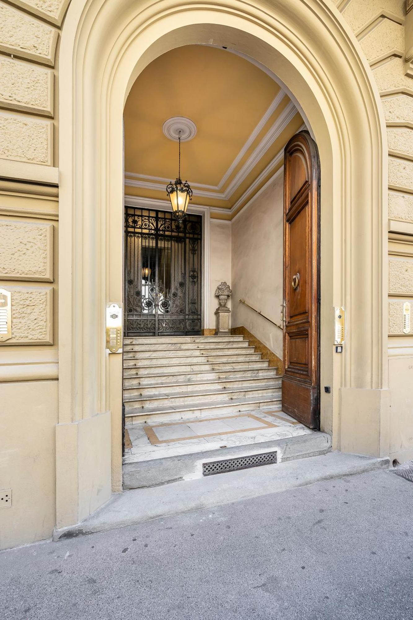 San Marco Black Appartamento Luxury Con Terrazzo E Parcheggio Su Richiesta Firenze Kültér fotó